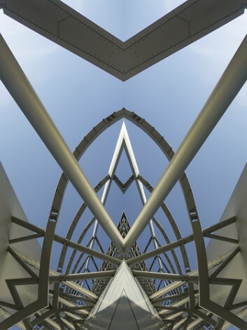 Transmission tower